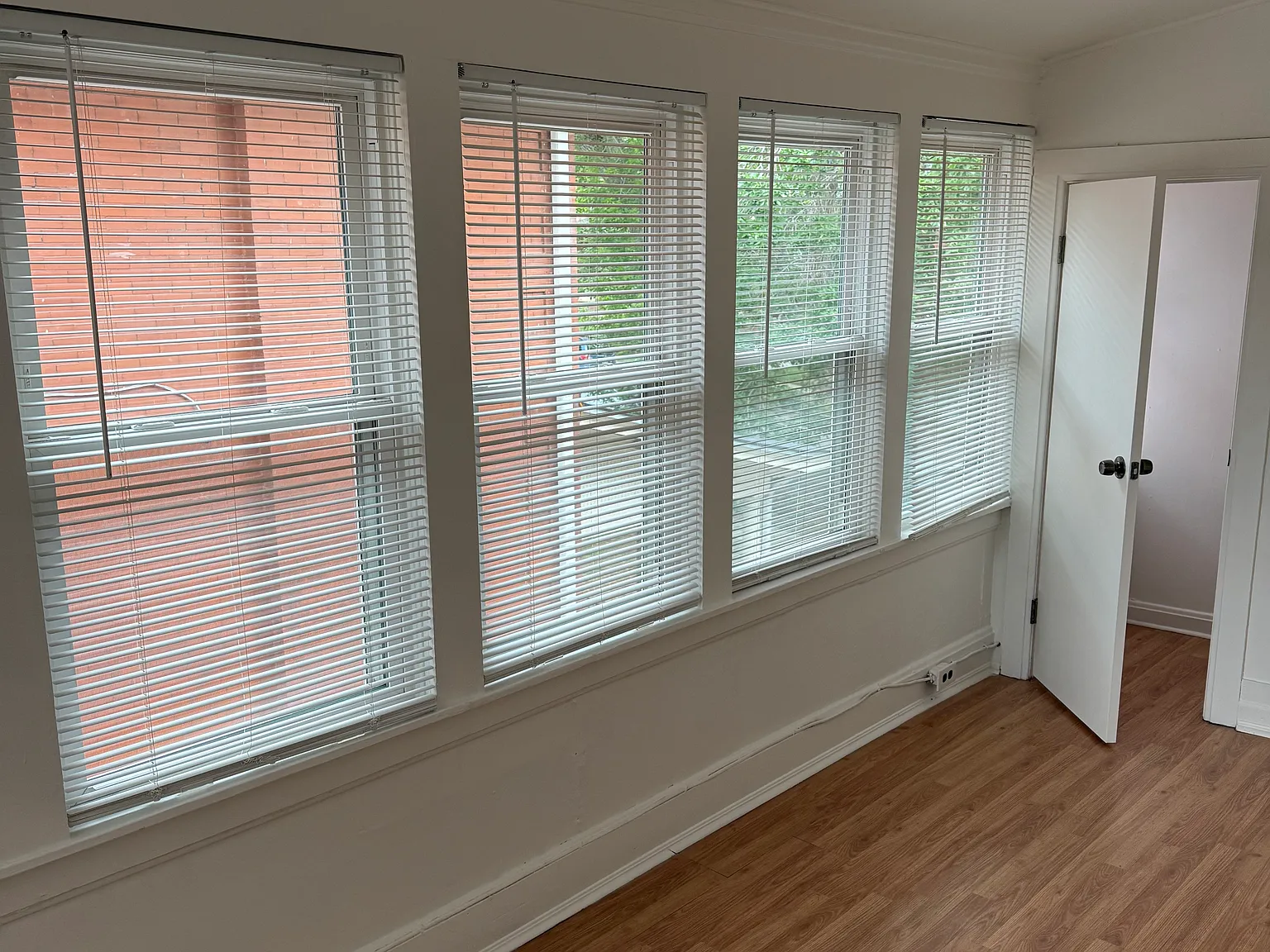 1 bed, 400 sqft, $1,250 — Photo 4