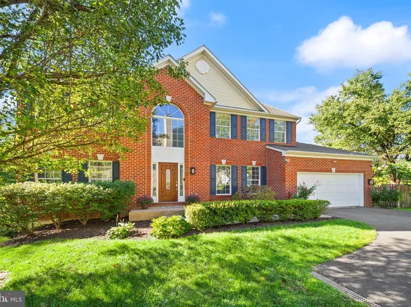 6704 Mossy Bank Ln, Centreville, VA 20121