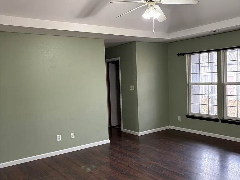 847 Locust St — Photo 7