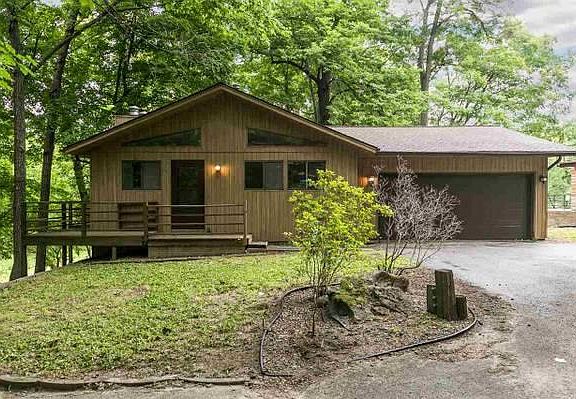4th image of 3682 Coral Cove Ln NE #A