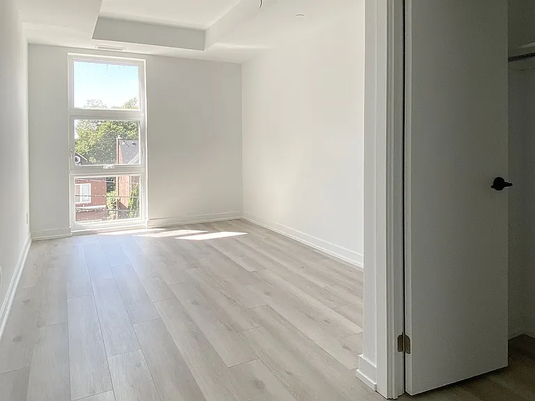 2000 Bathurst St #309 — Photo 6