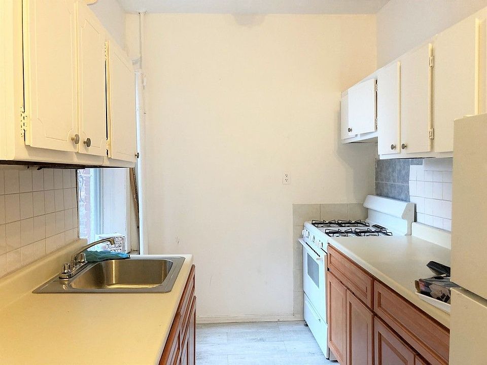 2nd image of 374 Avenue P #2F