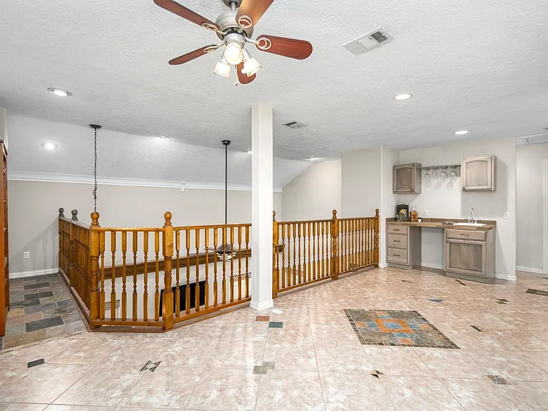 2 Amber Fire Pl — Photo 18