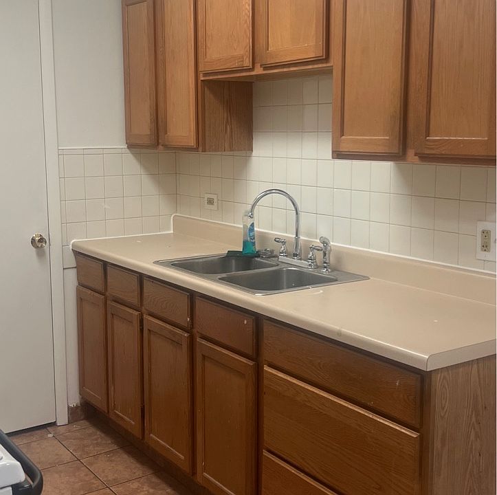 1st image of 1011 Grand Ave APT 11