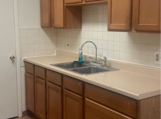 1011 Grand Ave APT 11, Waukegan, IL