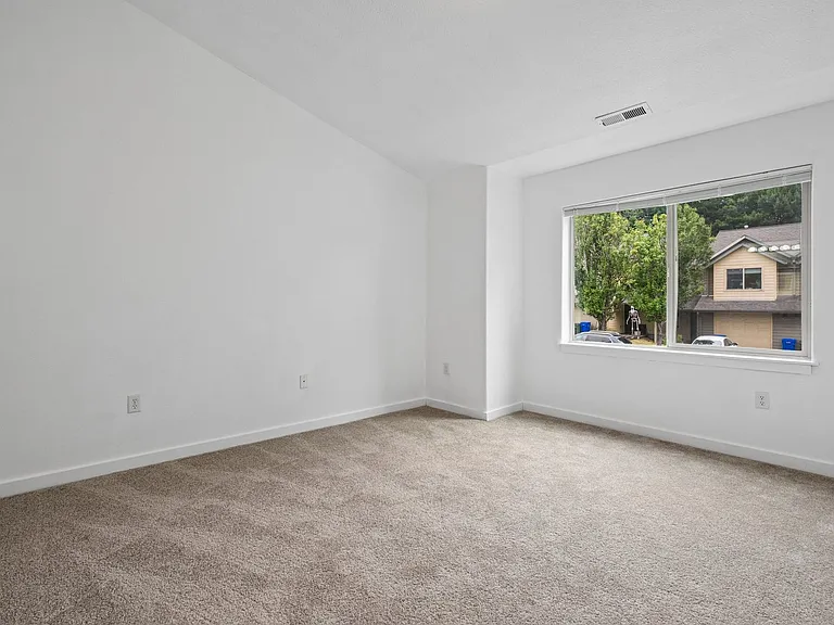 Roberts Court Townhomes — Photo 23
