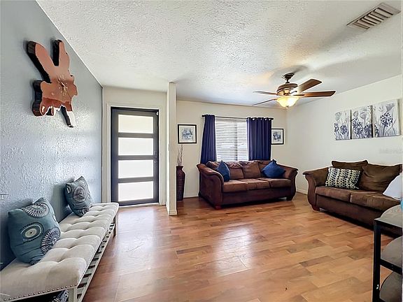 3rd image of 23 E HAMMON DRIVE