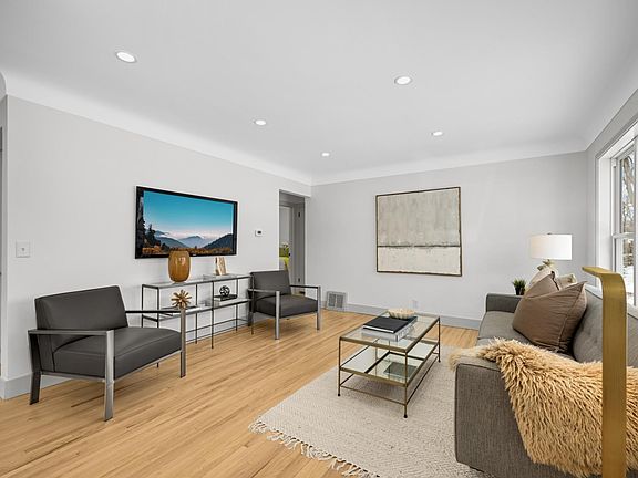 4th image of 5544 Irving Ave S