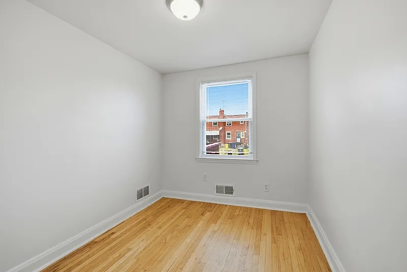 2 bed, 1.0 bath, 1120 sqft, $1,650 — Photo 4