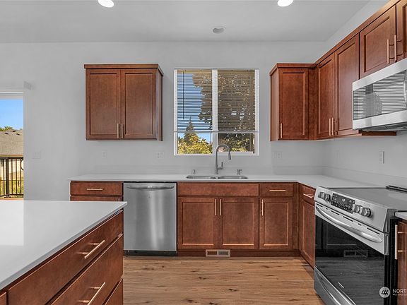 2nd image of 4714 88th Street NE