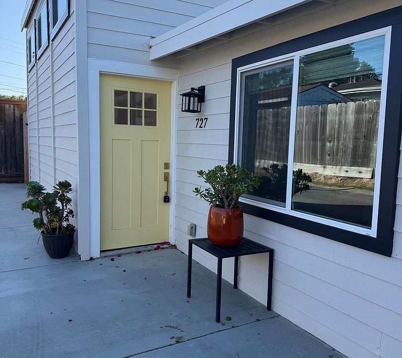 1st image of 727-729 2nd St #727