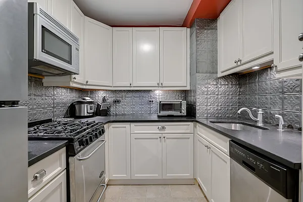 Sold by Compass | media 5