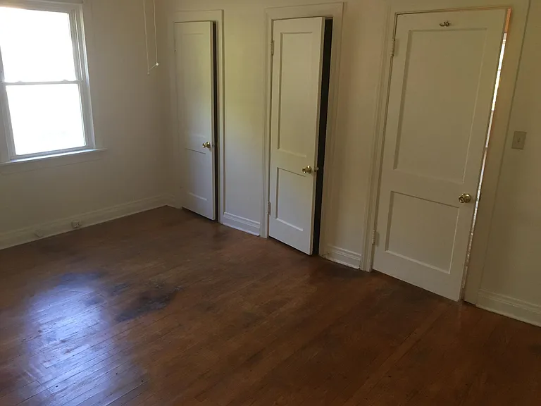 1010 Adele St — Photo 7