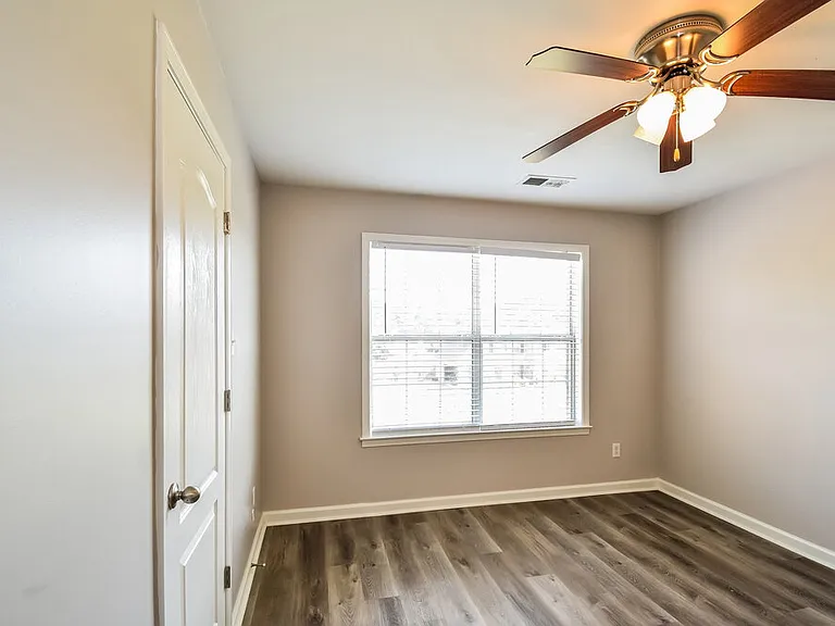 1275 Heritage Lake Dr — Photo 14