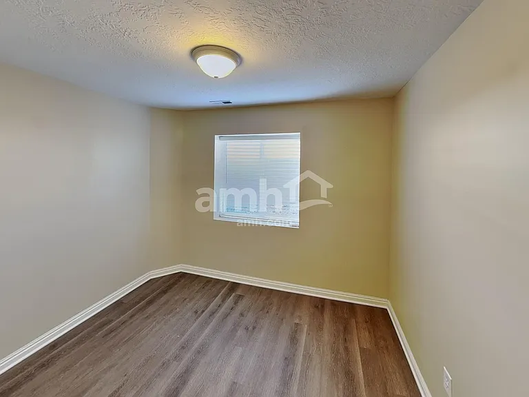 1538 N 200 W — Photo 17