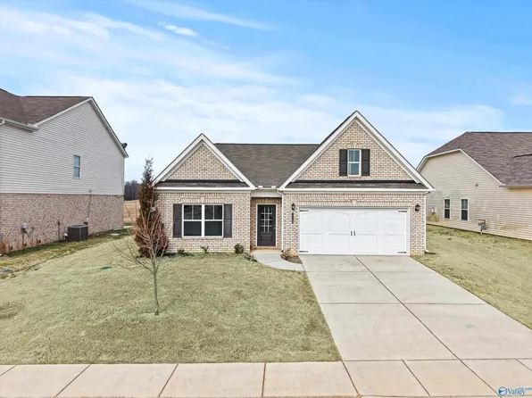 113 Story Ray Dr, New Market, AL 35761
