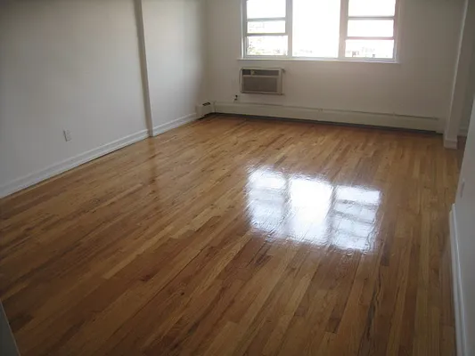 Rented by Alexiou Realty | media 5