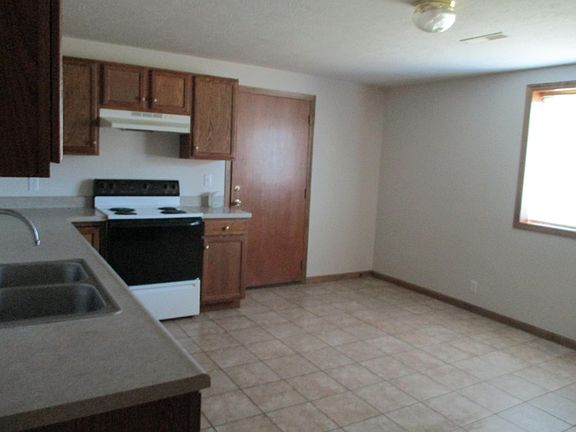 4th image of 1105 1/2 Bristol Ave