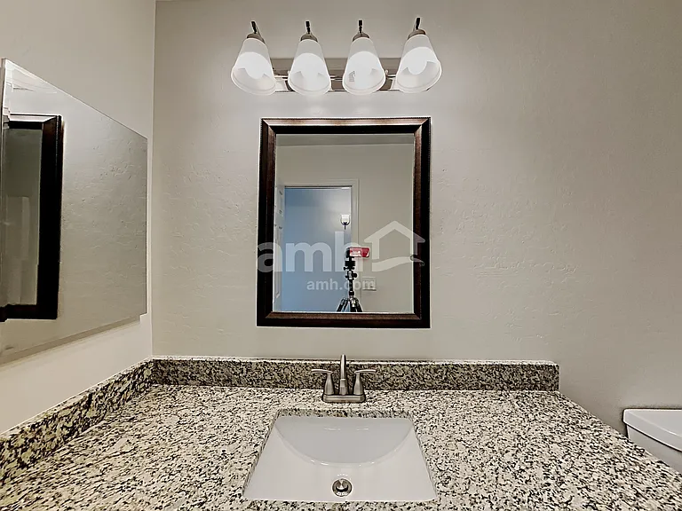 17211 W Watkins St — Photo 14