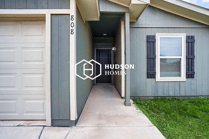 808 Walnut Ave — Photo 3