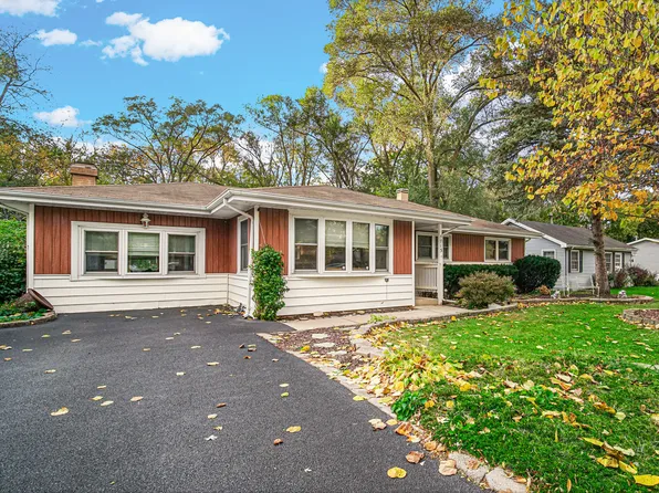 5713 Meadow Hill Ln, McHenry, IL 60051