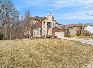 761 W Castlebury Cir, Saline, MI 48176