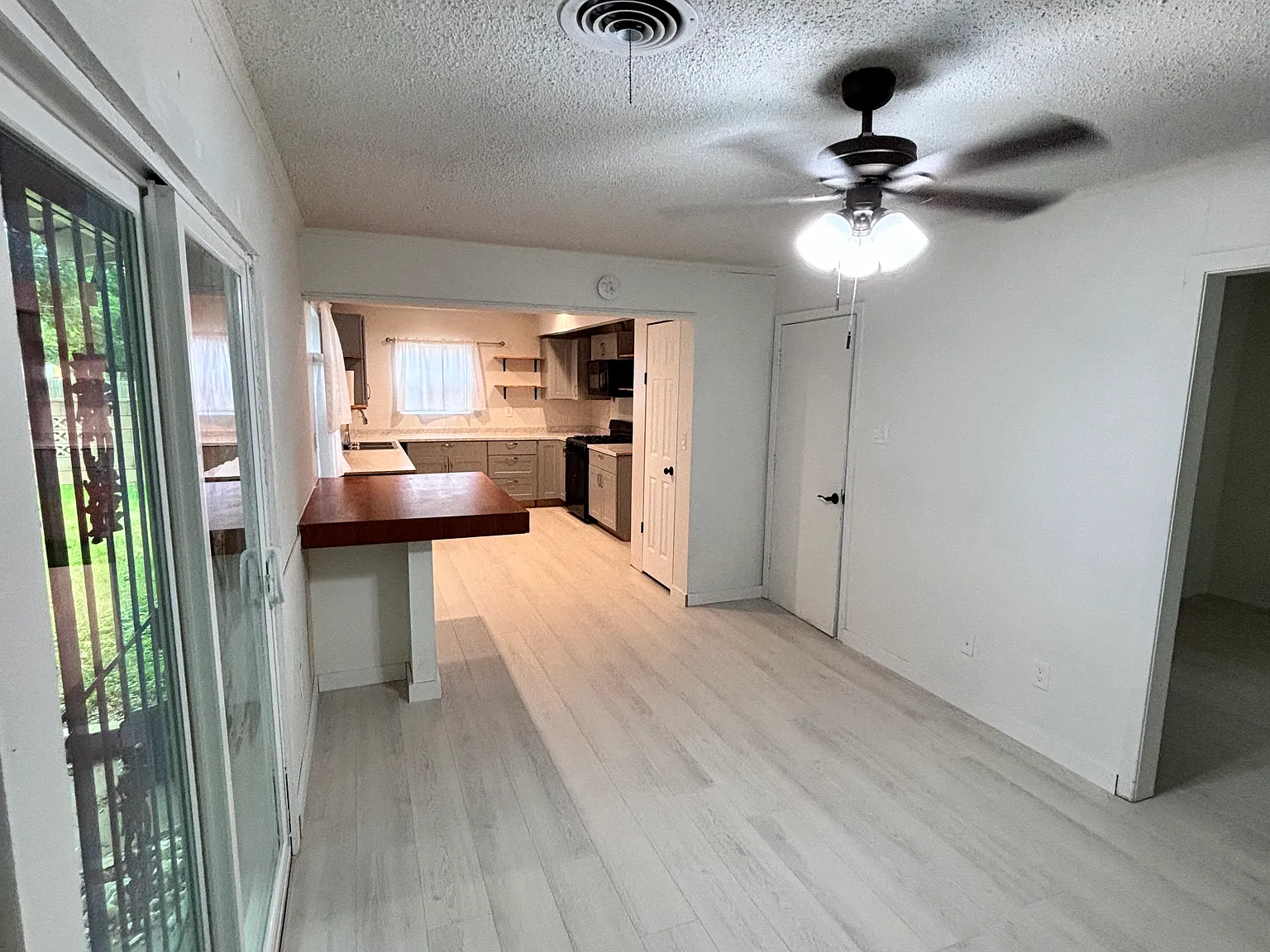 House For Rent Fort Worth Tx 76134 — Photo 4