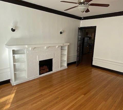5th image of 827 W Cornelia Ave #2N