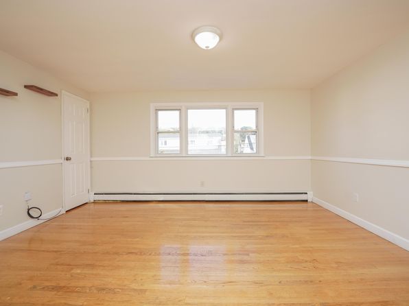 142 Maple Ave FLOOR 2