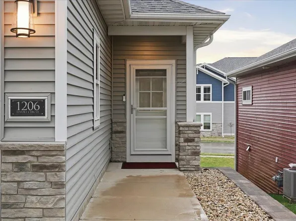 1206 Tivoli Circle, Oregon, WI 53575