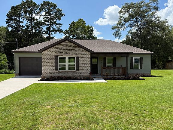 3rd image of 221 Oakwood