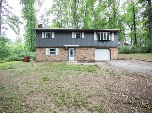 287 Oakridge Dr, North Vernon, IN 47265