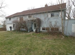 424 Union St, Grand Blanc, MI 48439