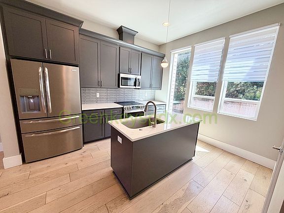 4th image of 6064 NE 42nd Ave