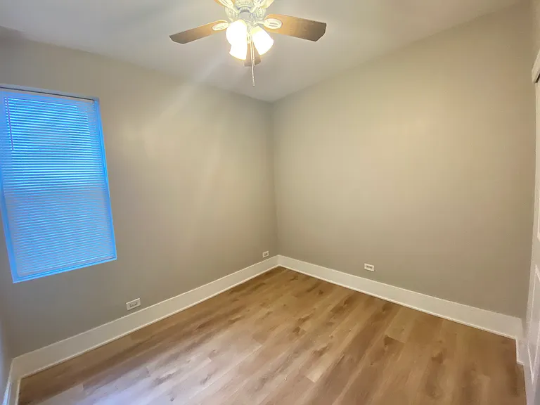 7526 S Ellis Ave #2 — Photo 11