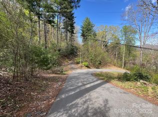 NULLC Chestnut Walk Cir, Waynesville, NC 28786