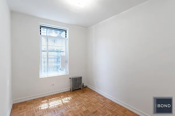 Rented by Bond New York | media 31