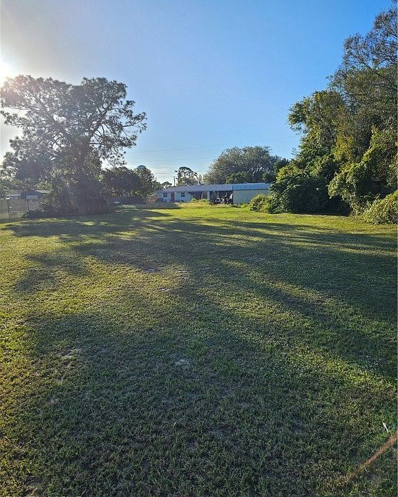 2nd image of 15 Louisiana Rd