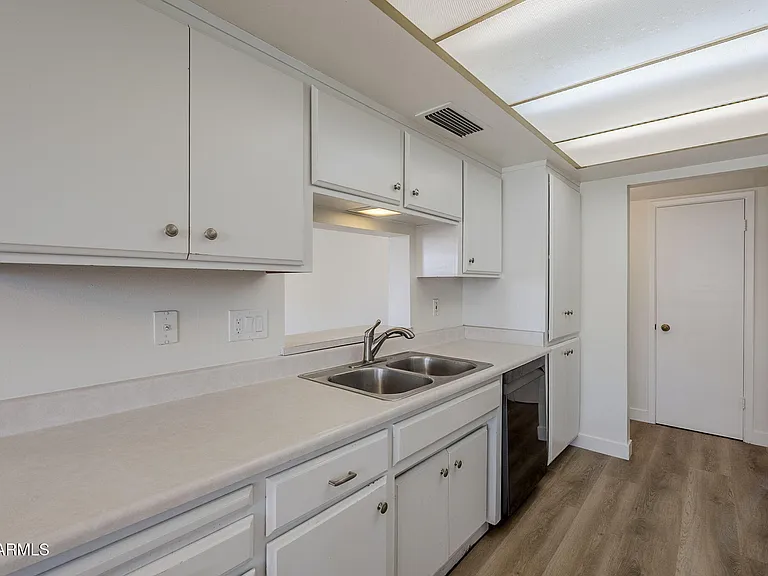 1904 E Manhatton Dr — Photo 22