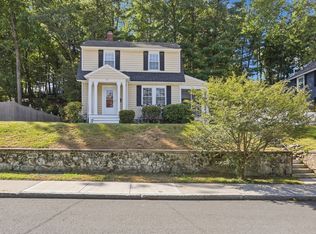 32 Enmore St, Andover, MA 01810