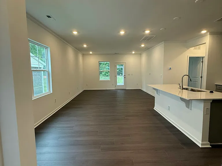 370 Beachcomber Dr — Photo 4