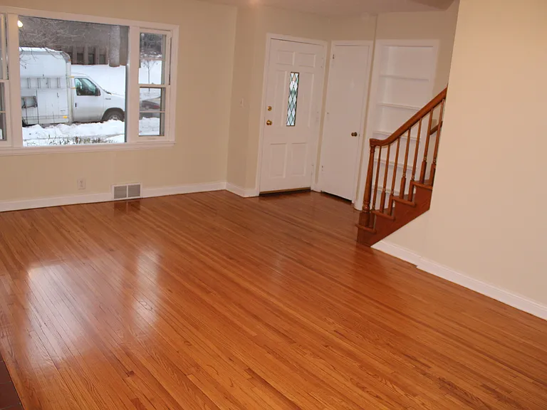 317 2nd St E #1 — Photo 3