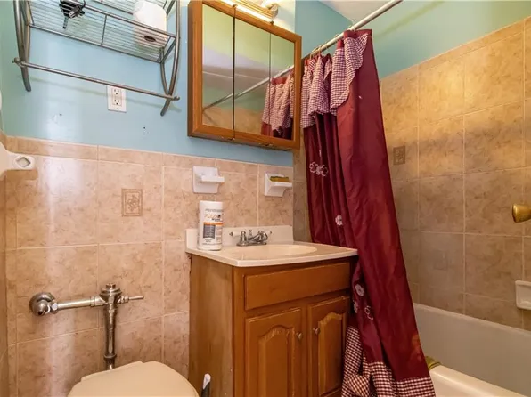 720 East 31st Street image 15 of 17