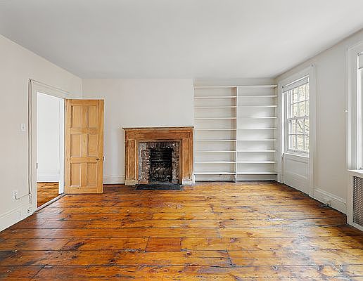 1st image of 180 Waverly Pl #2