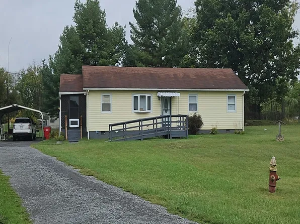 86 Jamestown Rd, Summit Point, WV 25446