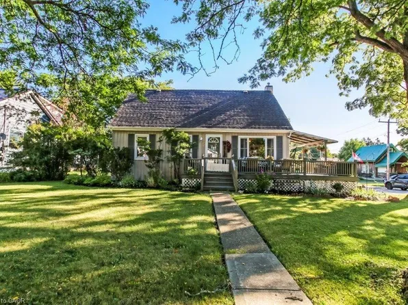 500 Saint Andrew St, Norfolk County, ON N0A 1N0