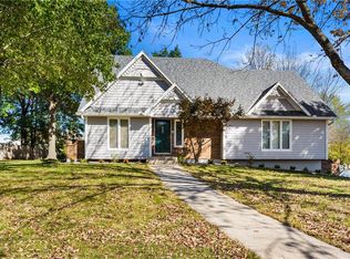 1017 SW Richwood Dr, Blue Springs, MO 64015