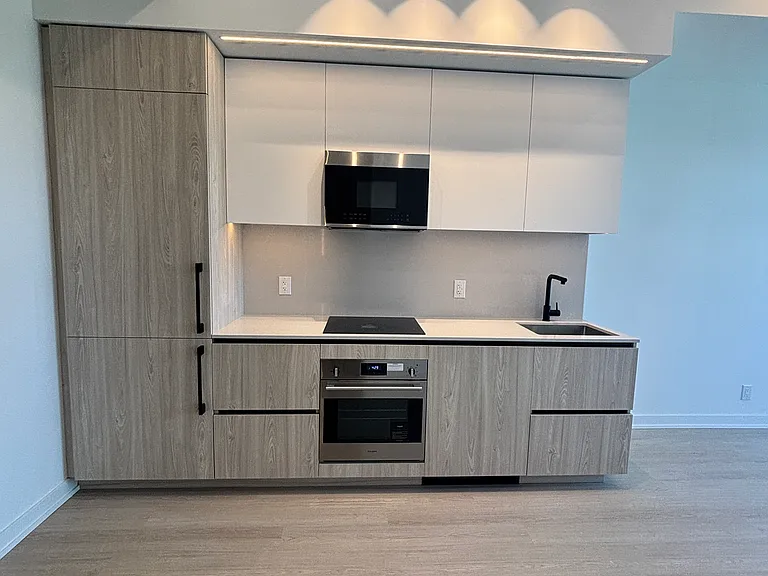 699 Sheppard Ave E #703 — Photo 6