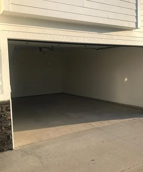 905 Ledgestone Ct — Photo 6