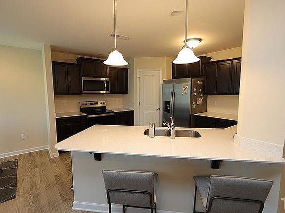 5th image of 7641 Oliver Park Dr